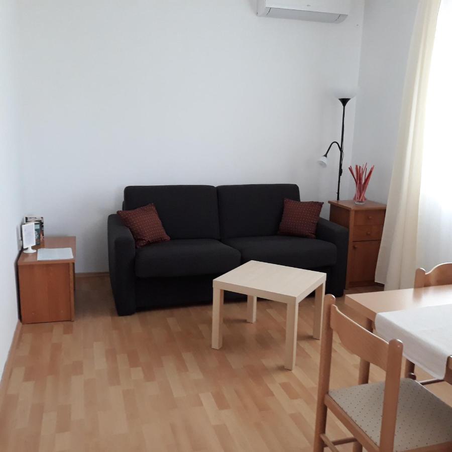 Rina Apartments Лабин Екстериор снимка