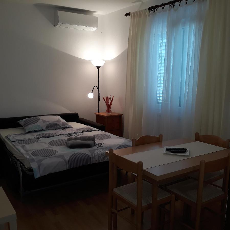 Rina Apartments Лабин Екстериор снимка