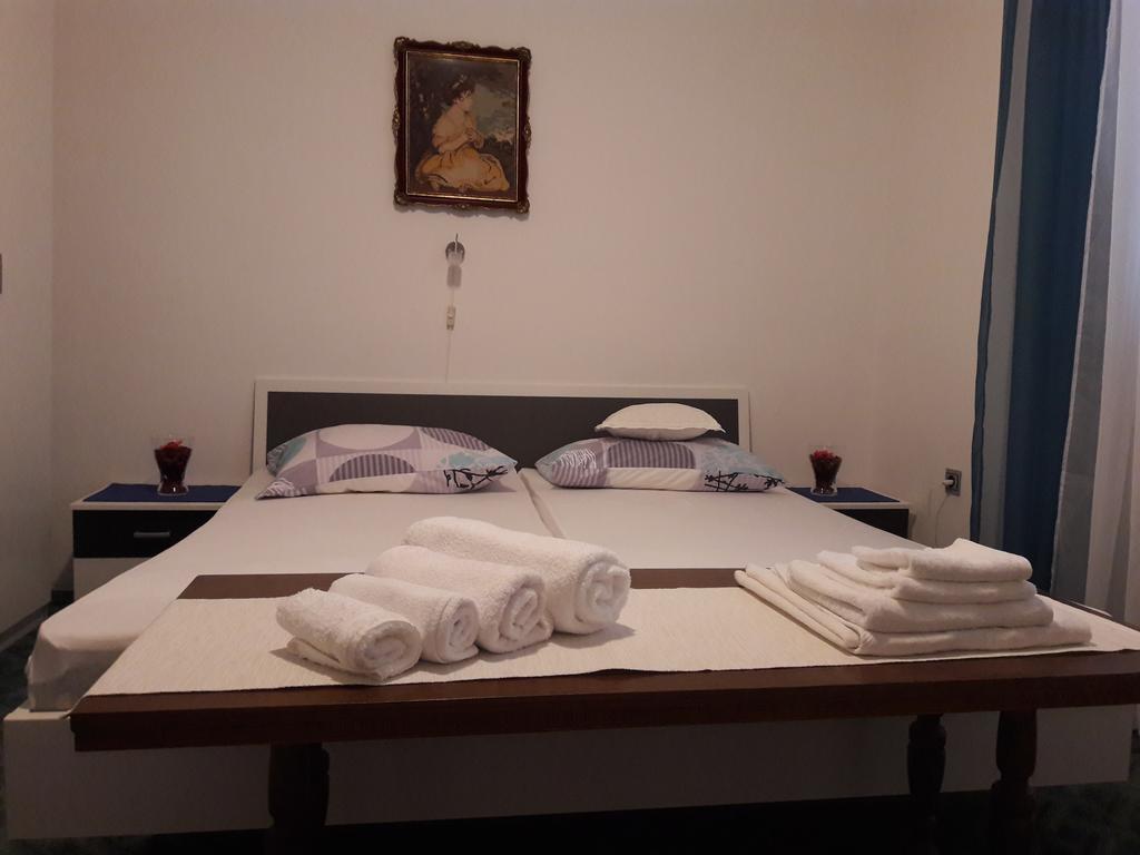 Rina Apartments Лабин Екстериор снимка